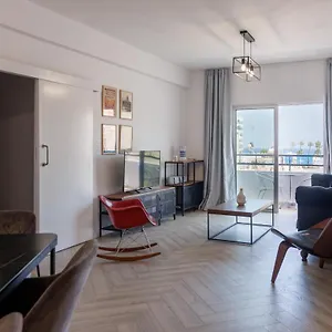 sea-view-city-centre-3bed-apartment.larnacahotels.org/